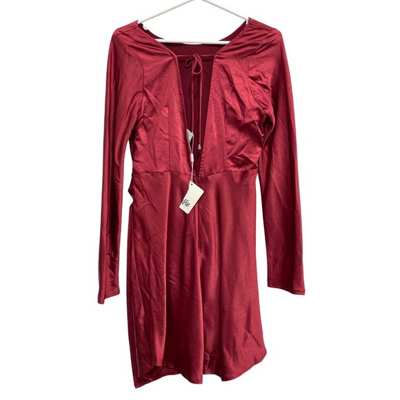 Selfie Leslie Thank Me Later Long Sleeve Open Back Dress Size Large Red Wine NEW - Picture 4 of 10